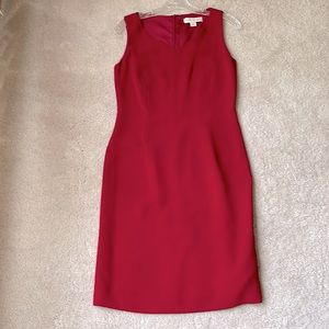 Pretty casual corner red sheath dress in size 4. Fully lined, hidden zip
